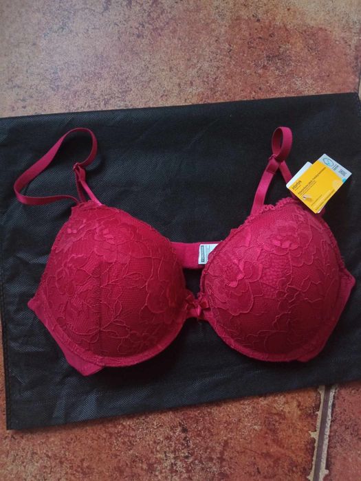 Nowy biustonosz damski 80 C