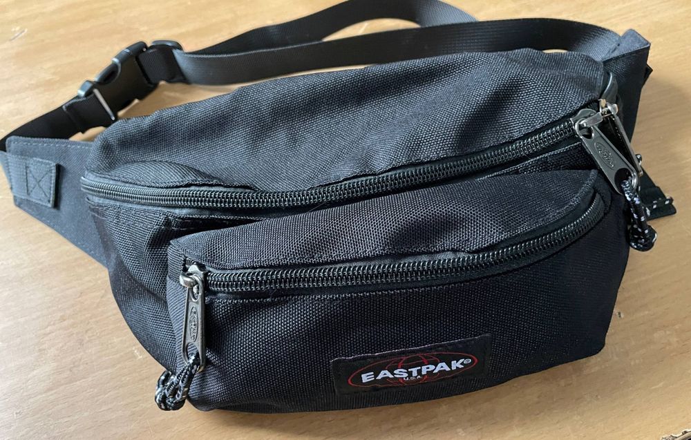 сумка поясная eastpak