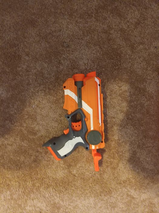 Zabawkowy pistolet NERF