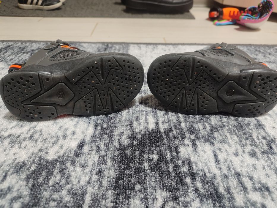 Хайтопы, кроссовки для хлопця 25 размер. Взуття на осінь. Чоботи