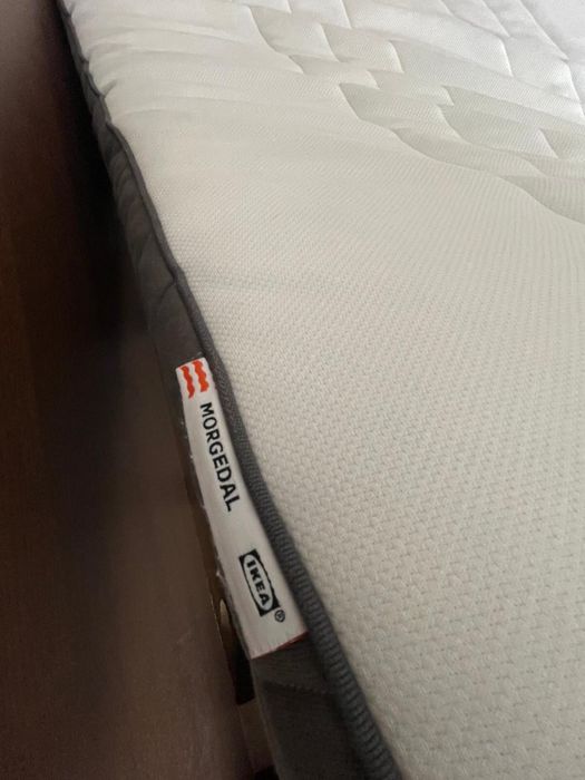 Cama malm com estrado