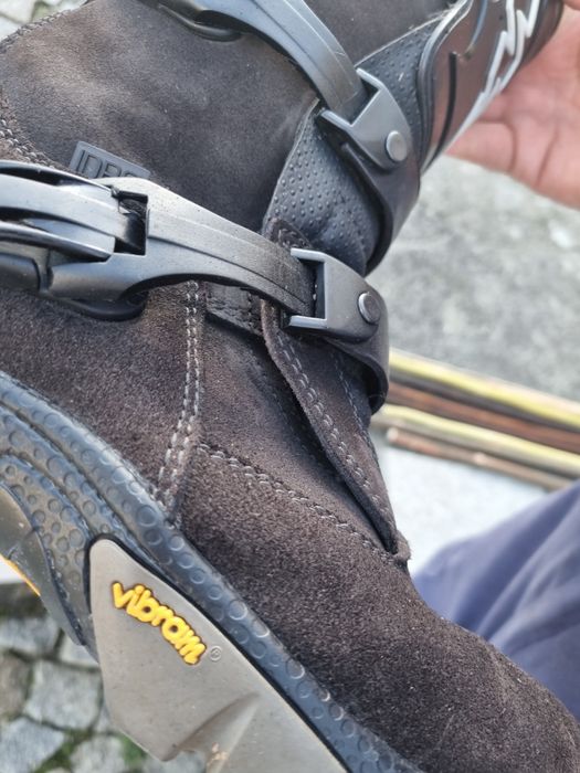 BOTAS VIBRAM - todo terreno