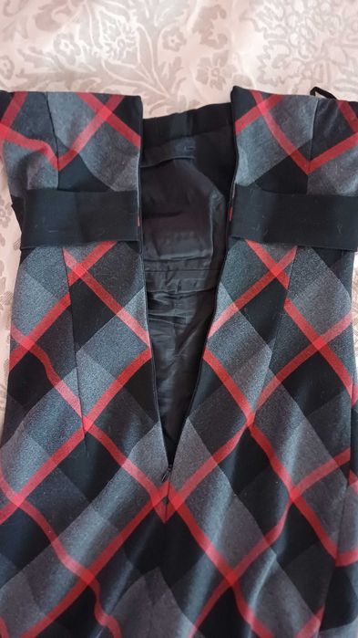 Тепла сукня з відкритими плечима