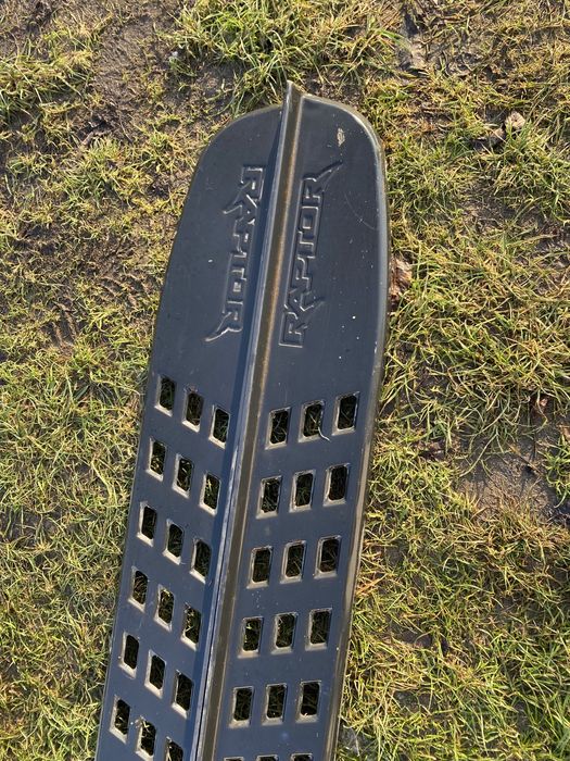 Ford Ranger Raptor  progi- stopnie