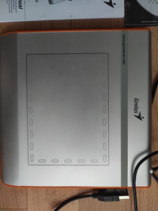 Практически новый графический планшет Genius