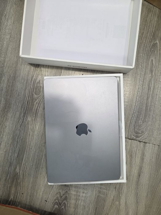 Macbook air m1 8gb / 256gb

como novo, teclado em protugues