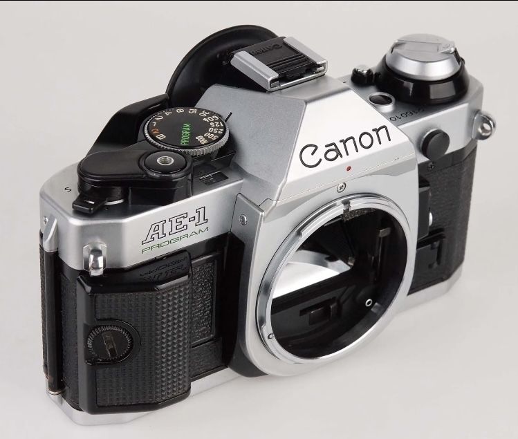 Canon Ae-1 Program + Canon FD 28mm f2.8 - Q/Nova