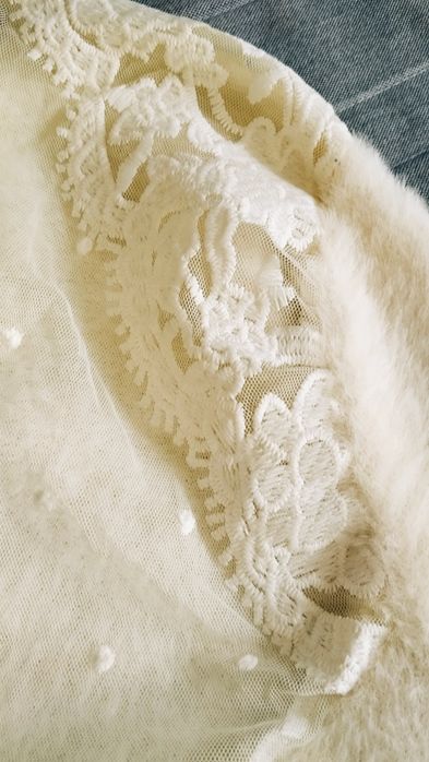 Sweter kremowy roz S