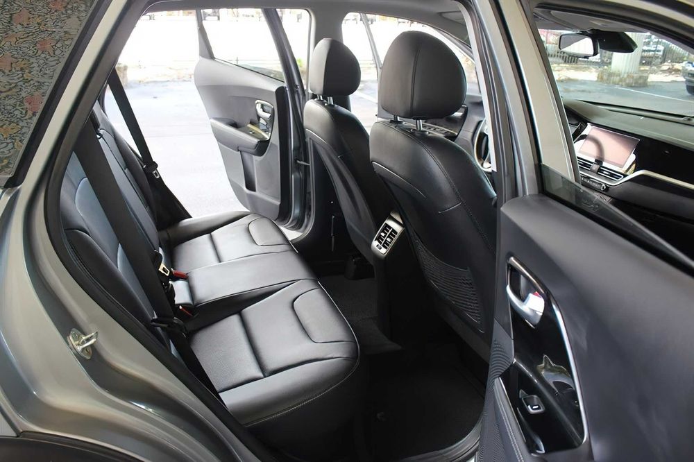 Kia Niro EX Premium      2022