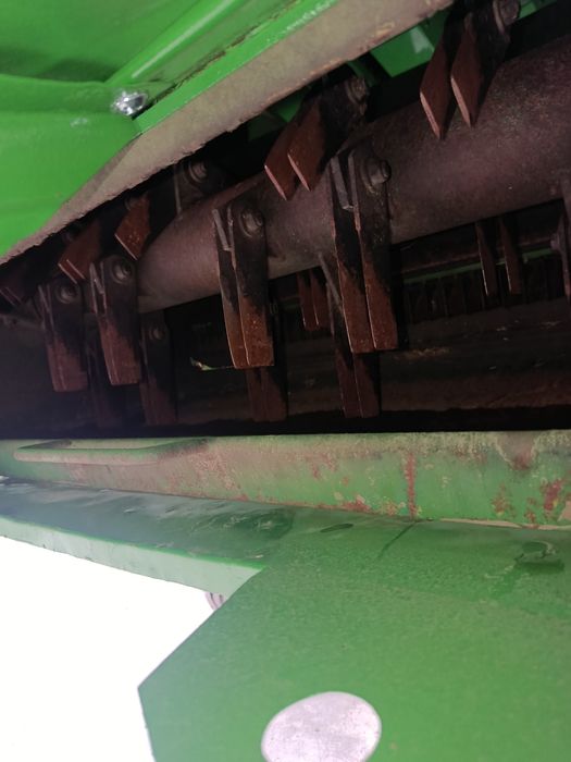 Комбайн John Deere 1042