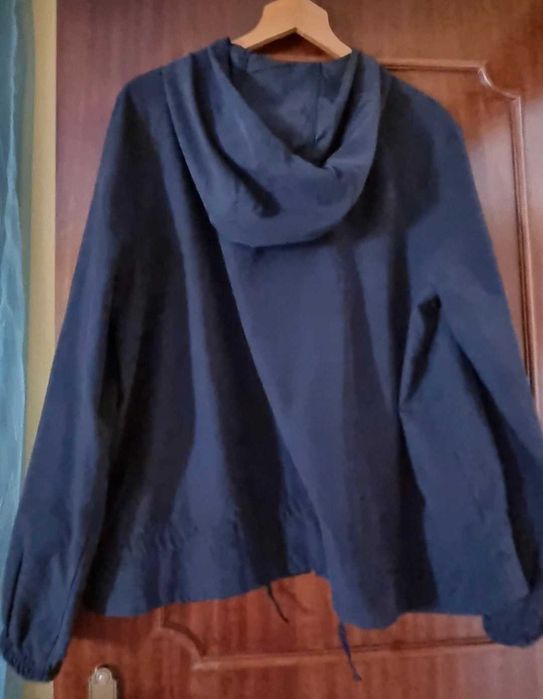 Parka preto com capuz