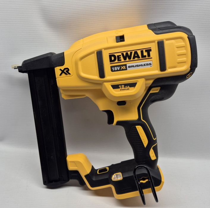 Gwoździarka Zszywacz akum.DEWALT DCN681 body, Komis Jasło Czackiego