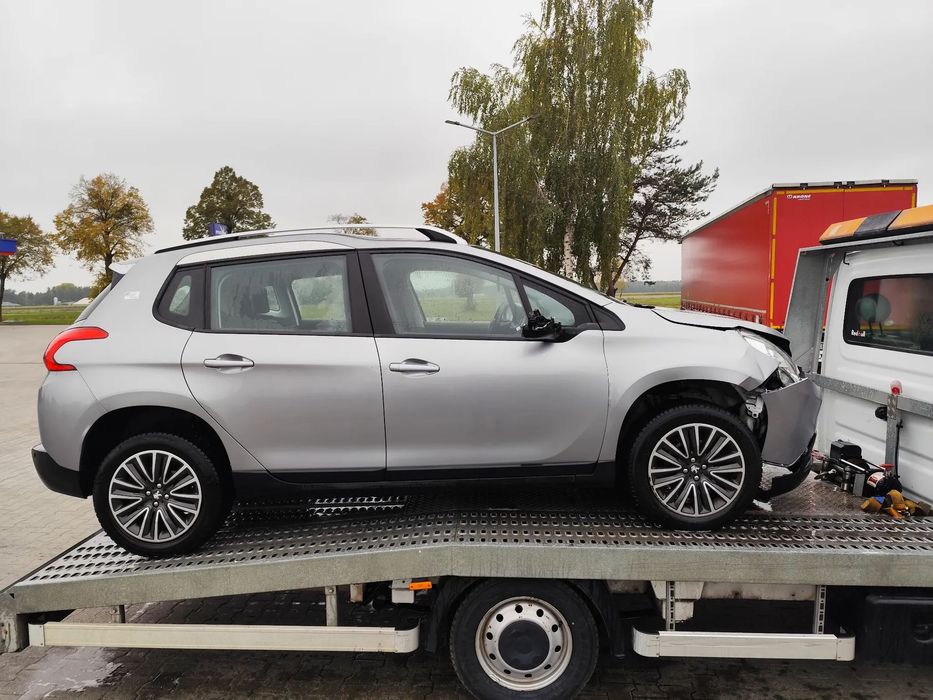 Peugeot 2008 2013 rok 100 TYS przeb tablet czujniki park wymieniony rozrzad
