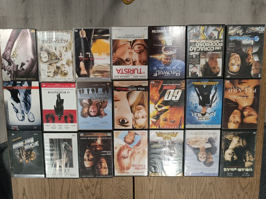 Vendo 21 DVDs da Angelina Jolie