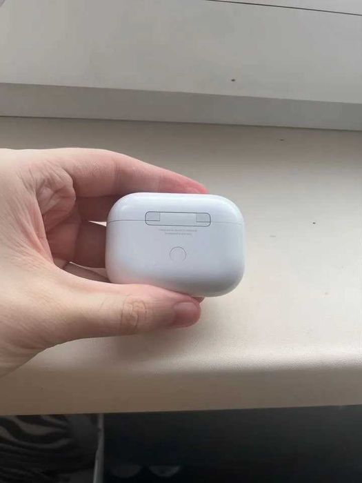 Нові навушники AirPods Pro 2