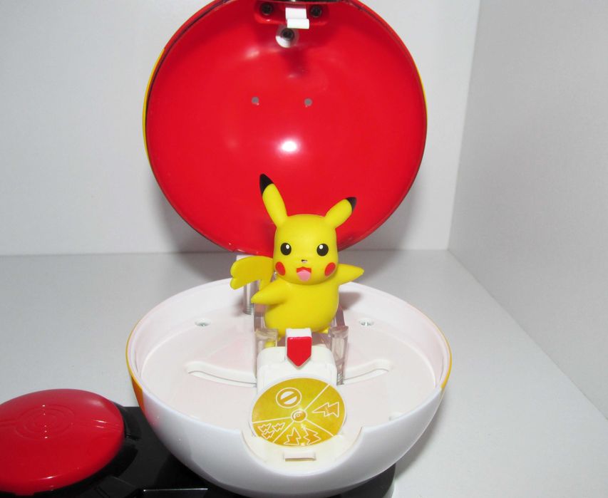 Pikachu F + Fast Ball Pokémon Surprise Attack Game, SA19