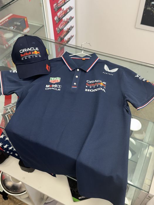 Conjuntos Polo e boné da Ferrari, Redbull e Valentino  Rossi