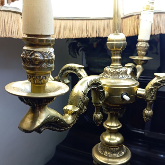 Candeeiro de pé alto em cobre, bronze