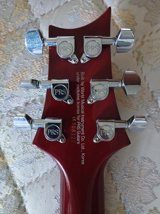 Guitarra PRS SE Custom+ amplificador Line 6  30 Watts