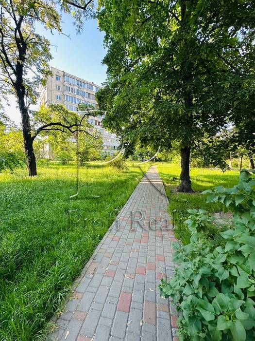 Продаж 2к квартири. м. Лівобережна. Русанівка. Ентузіастів 15.