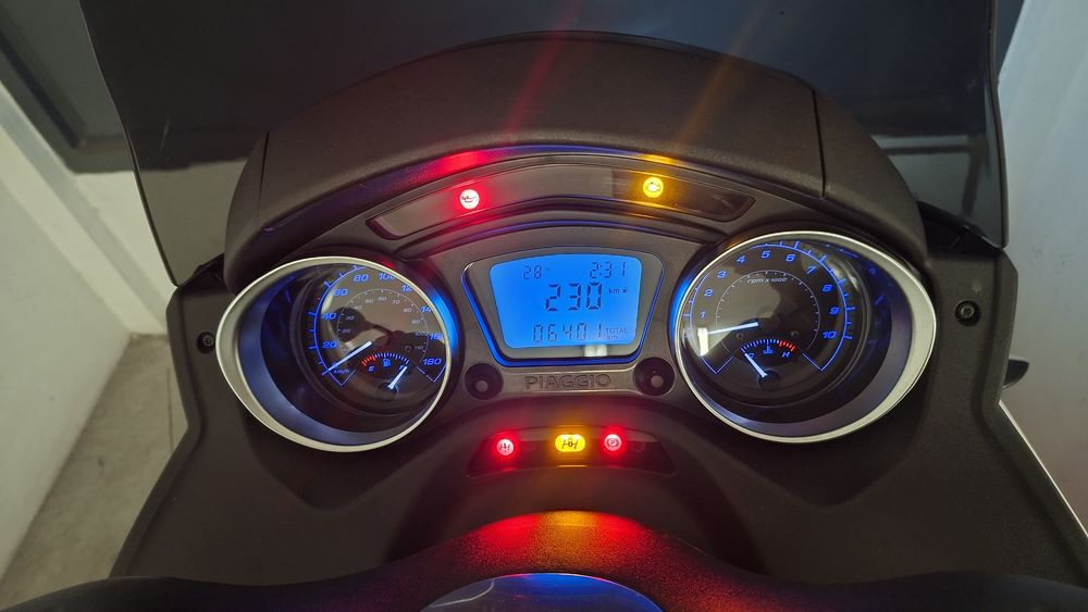 Vendo Piaggio mp3 300