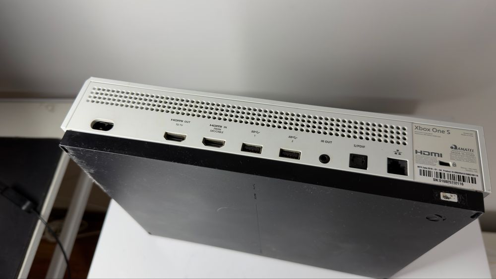 Consola XBOX ONE S 1TB