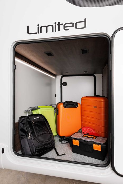 Wynajem Kampera Benimar - Warszawa /4 osób/ Klima / Pełne wyposażenie