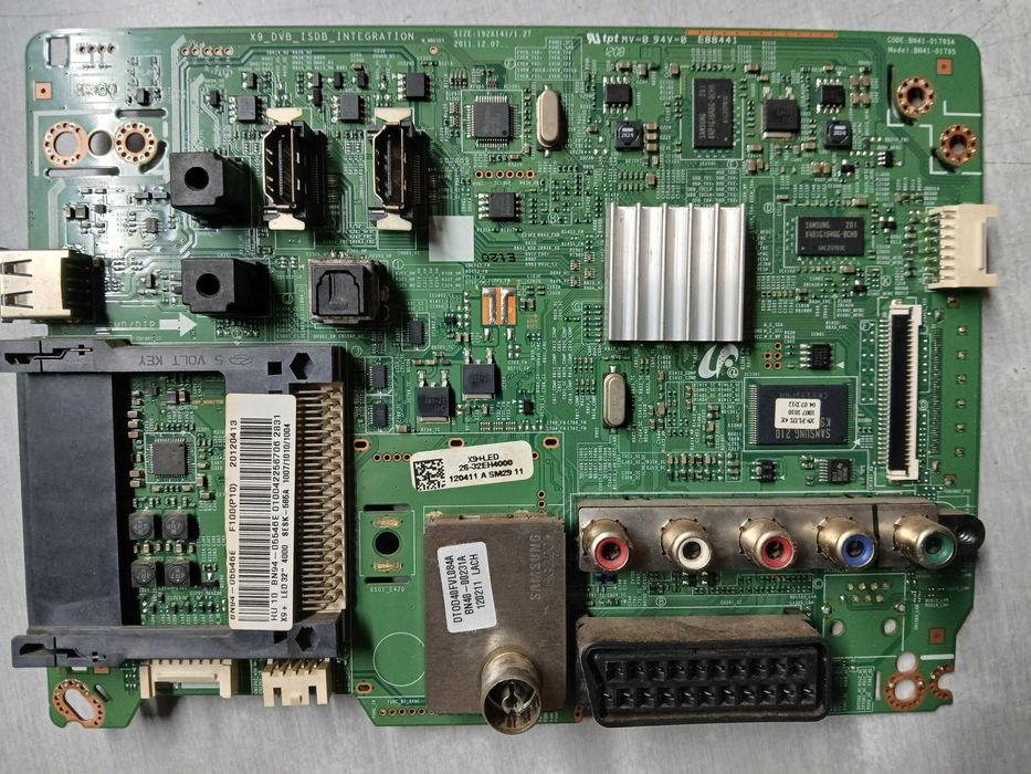 PEÇAS - TV LED 32" - Samsung UE32EH4000W - com Ecrã Danificado!!