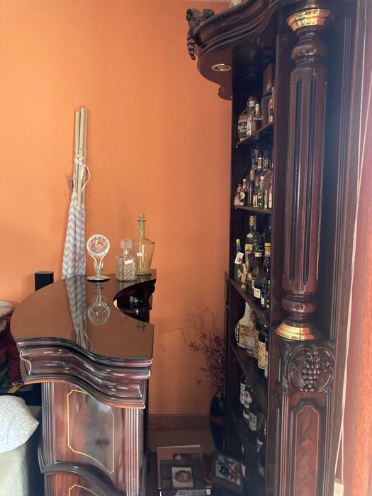 Bar com muita arrumação em exelente estado.