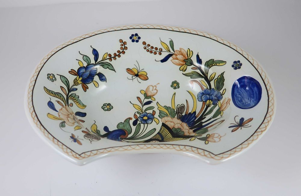 Bacia de barbeiro em faiança