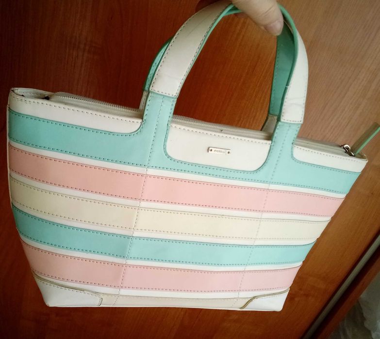 Torebka brytyjska Fiorelli do ręki, jasny krem, pastelowe kolory