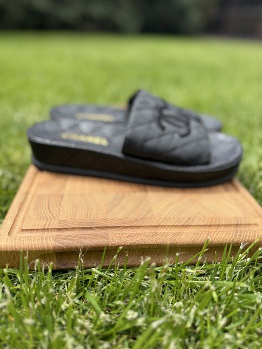 Шлепанцы Chanel , пляжные шлепанцы Шанель