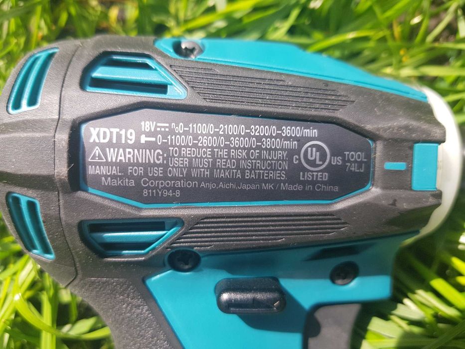 Шуруповерт імпакт акумуляторний Makita XDT19 18V LXT