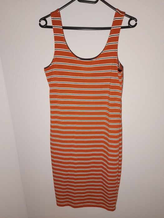 Sukienka na ramiączkach