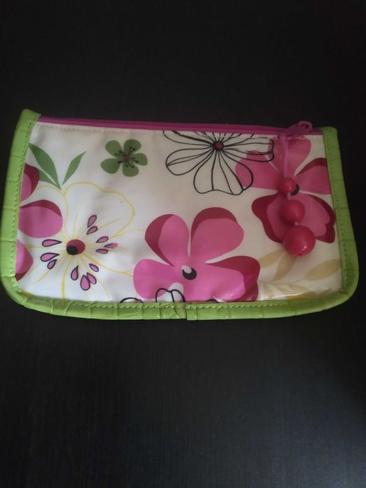 kosmetyczka   w   kwiaty