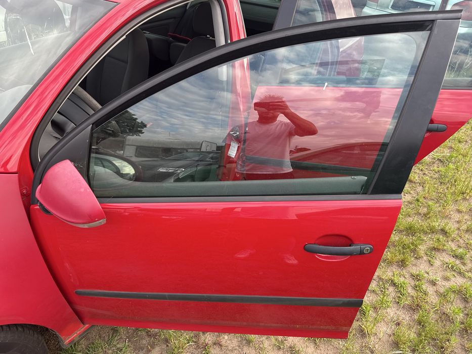 Drzwi lewy przod golf 5 V LY3D