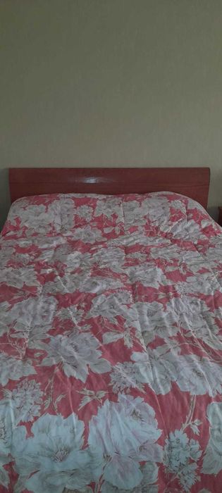 Cama casal com gavetas