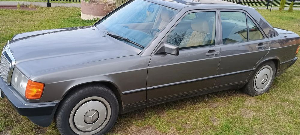 Mercedes-Benz W201 (190) Mercedes 190 pojemność 2litry benzyna+Lpg.