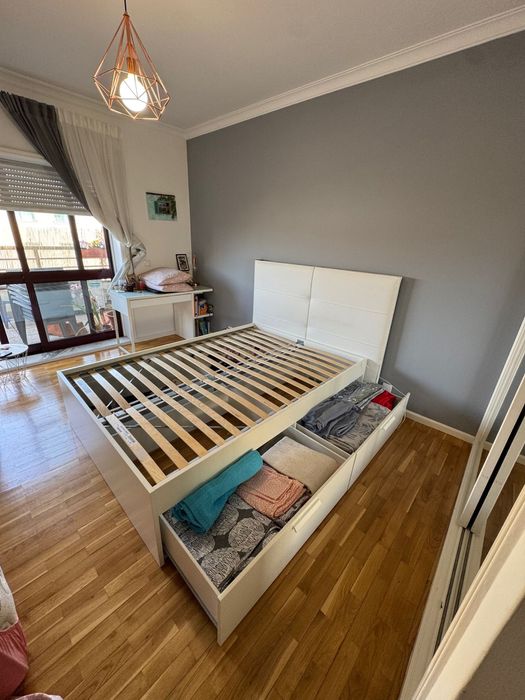 Cama Ikea e colchao como novos