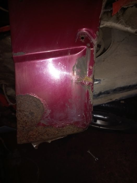 Продам задарма передне ліве крило на ВАЗ 2113-2115