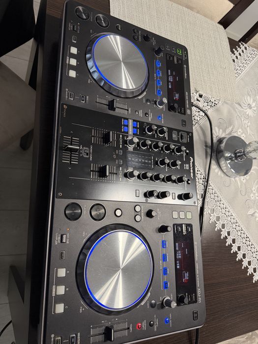 Sprzedam pionner xdj r1