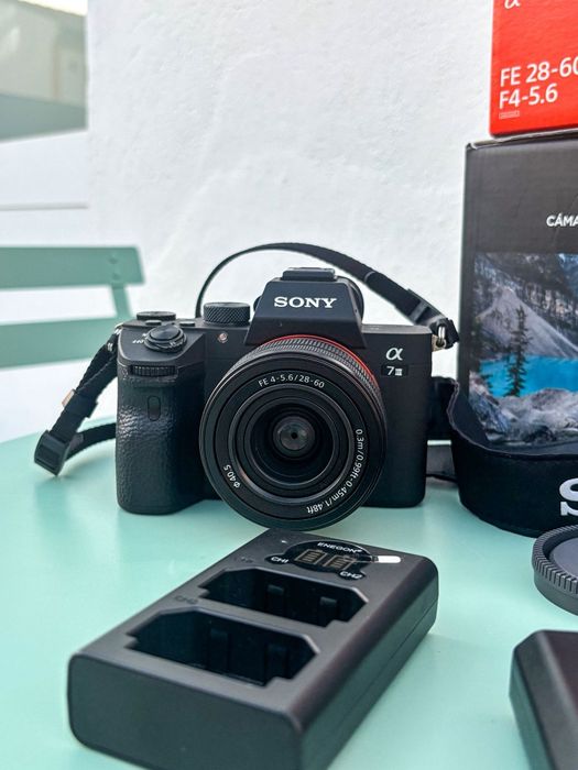 Sony Alpha A7 III + Objetiva FE 28-60mm + FE 50mm F1.8 + 2 Baterias | Estado Impecável