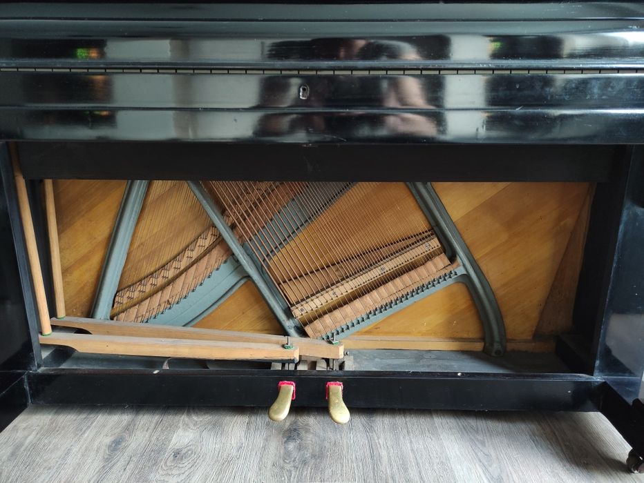 Pianino Sommerfeld, odrestaurowane, gratis ława.