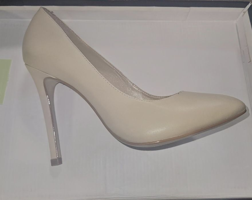 Szpilki beż,beżowe skóra