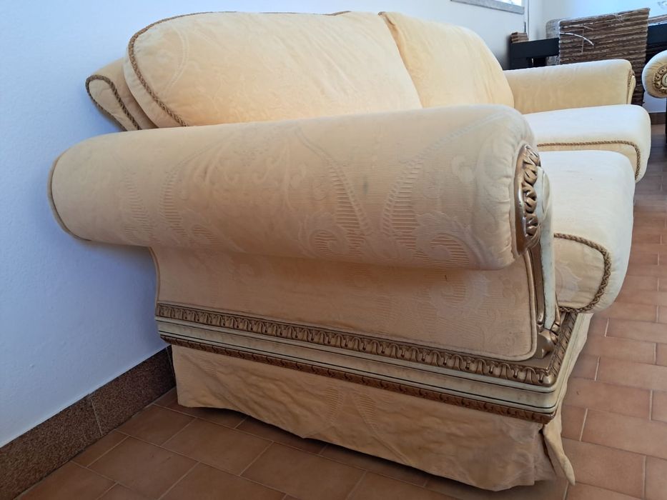 Conjunto de sofás + repousa pés