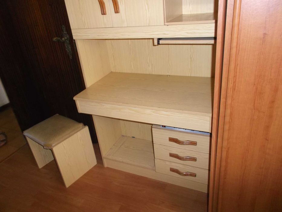 Estúdio de Quarto Usado em bom estado.