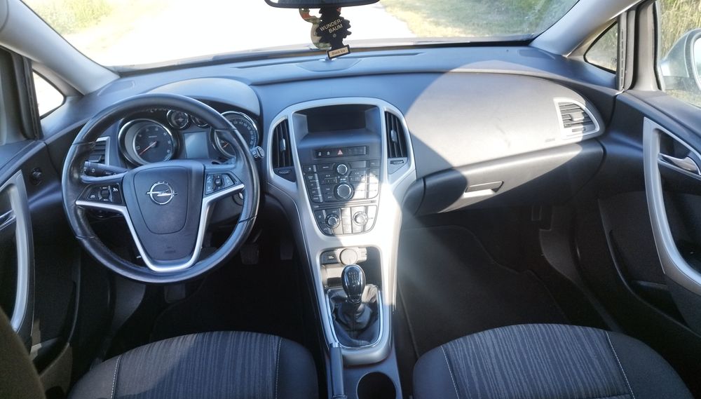 Opel astra J 1.7 CDTI. Bogate wyposażenie