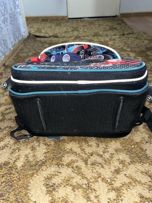 Рюкзак шкільний для хлопчика