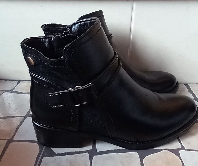Botas pretas - Tamanho 36