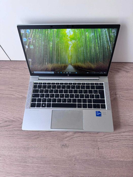 Компактний HP EliteBook 830 Навчання, курси, студентські завдання є 30